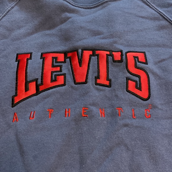 Levi’s Pullover Sweater - Picture 2 of 4